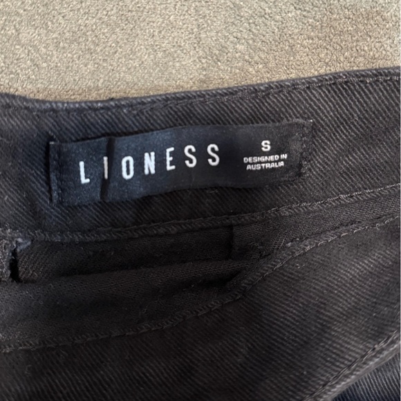 Lioness Black Pencil Mini Skirt with Slit - Picture 3 of 3